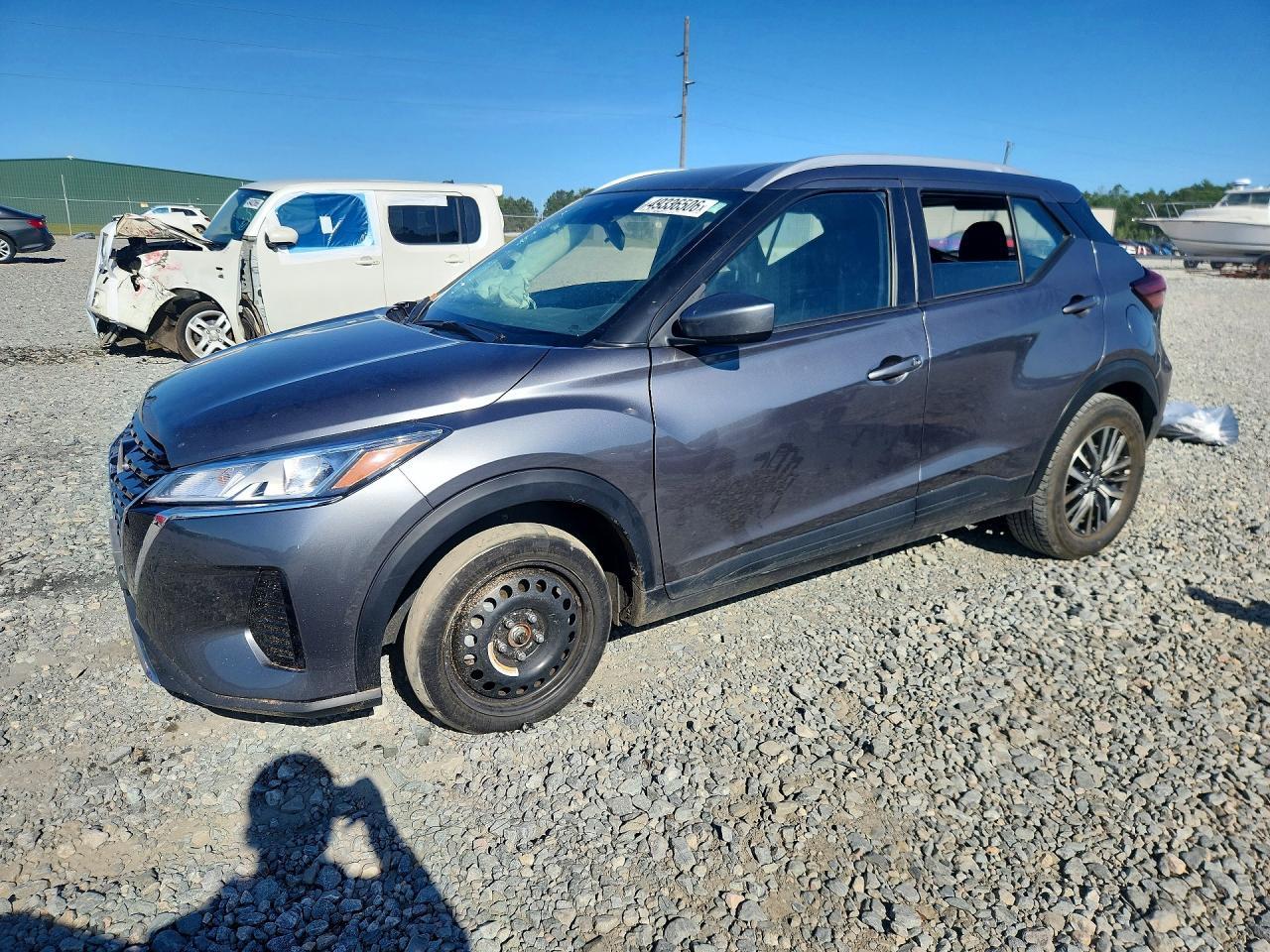 2024 NISSAN KICKS