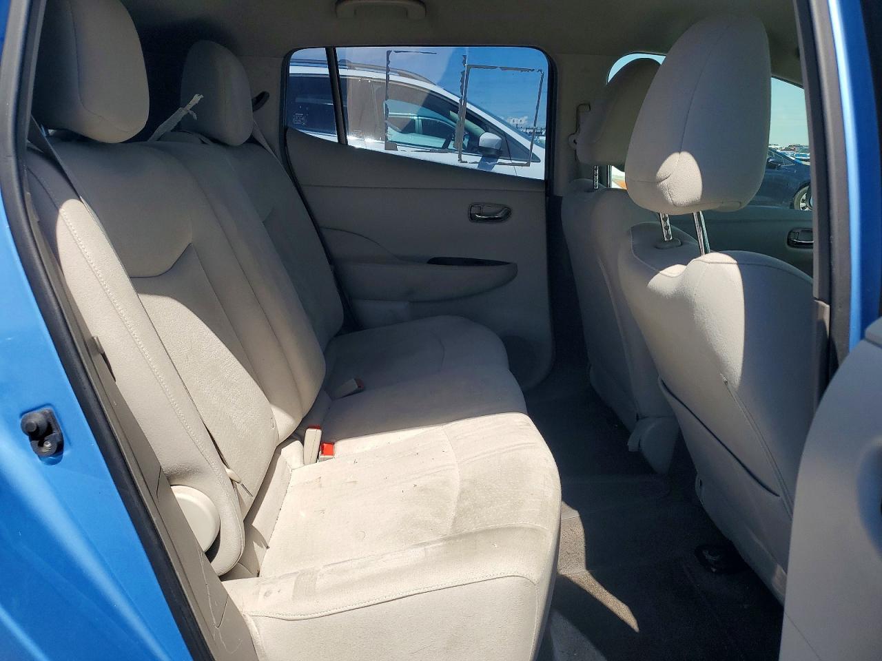 2011 NISSAN LEAF