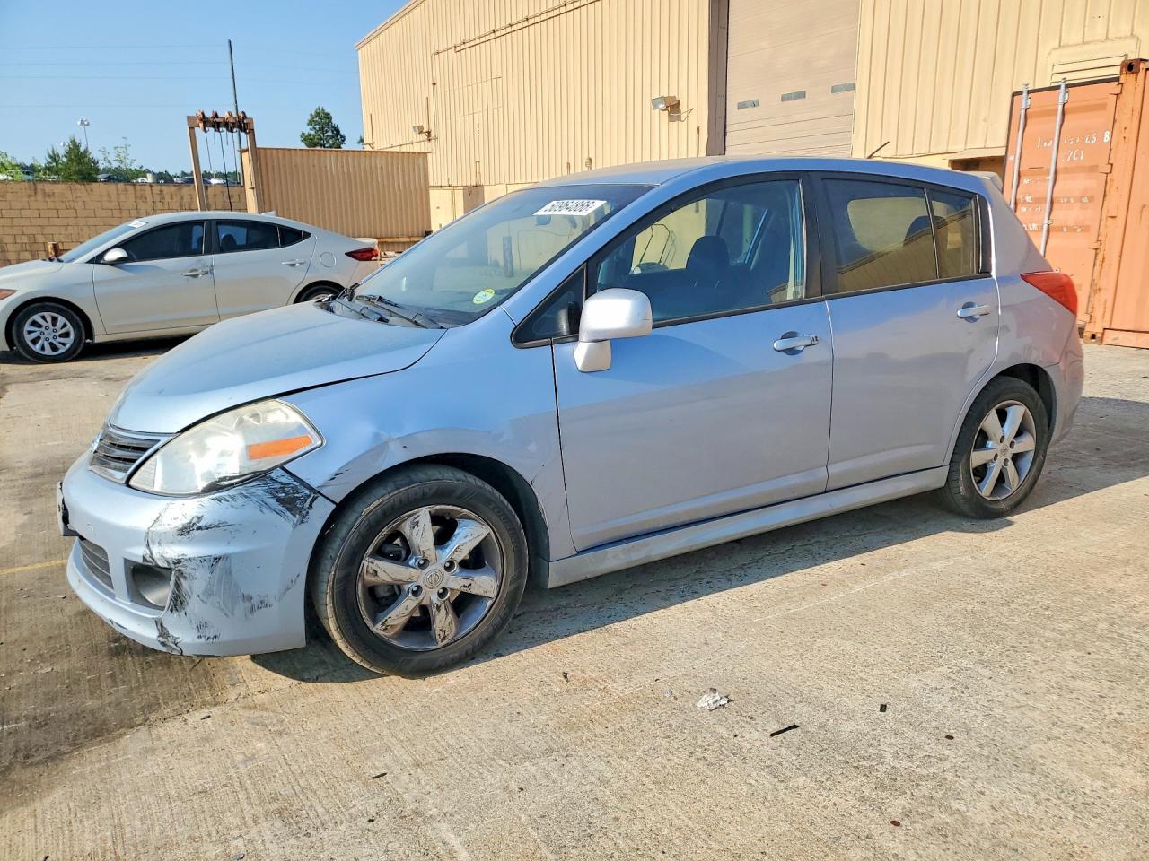 2011 NISSAN VERSA