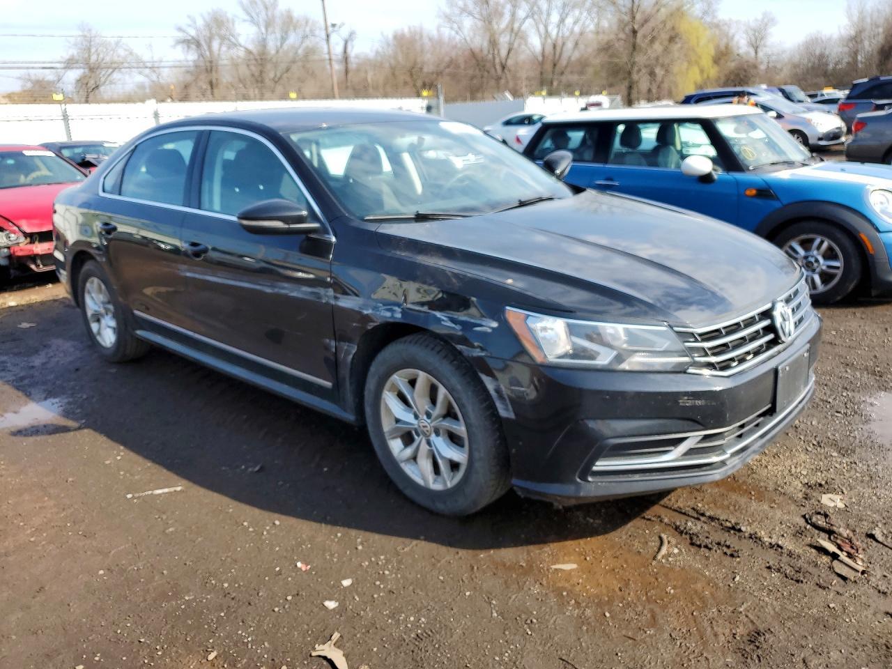 2016 VOLKSWAGEN Passat