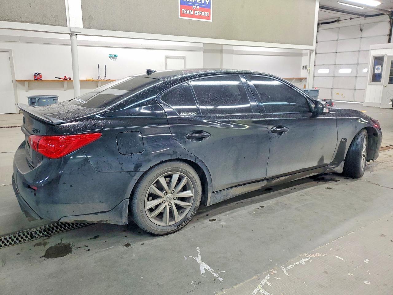 2016 INFINITI Q50