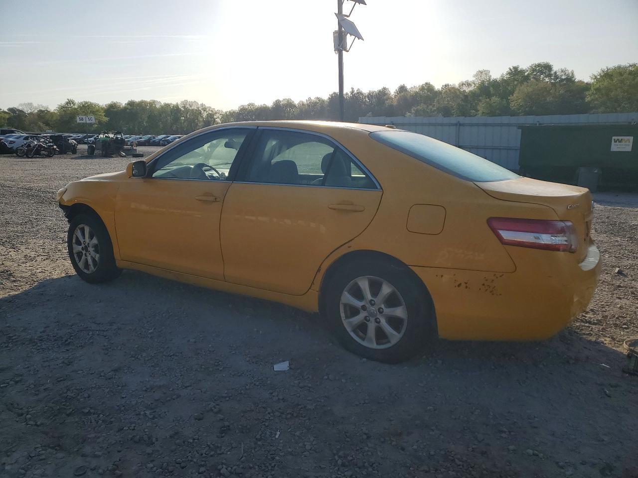 2011 TOYOTA CAMRY