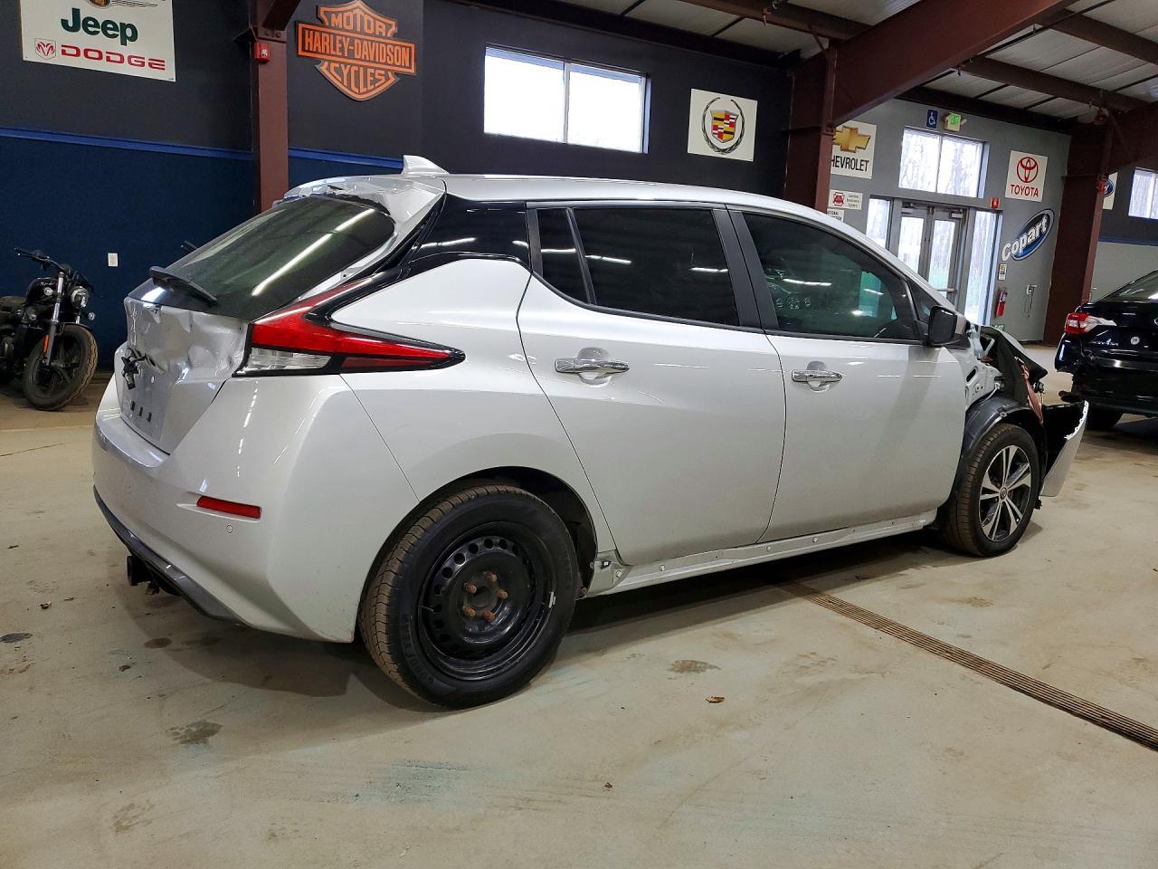 2023 NISSAN LEAF