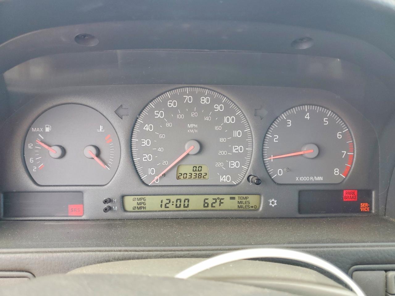 2000 VOLVO V70