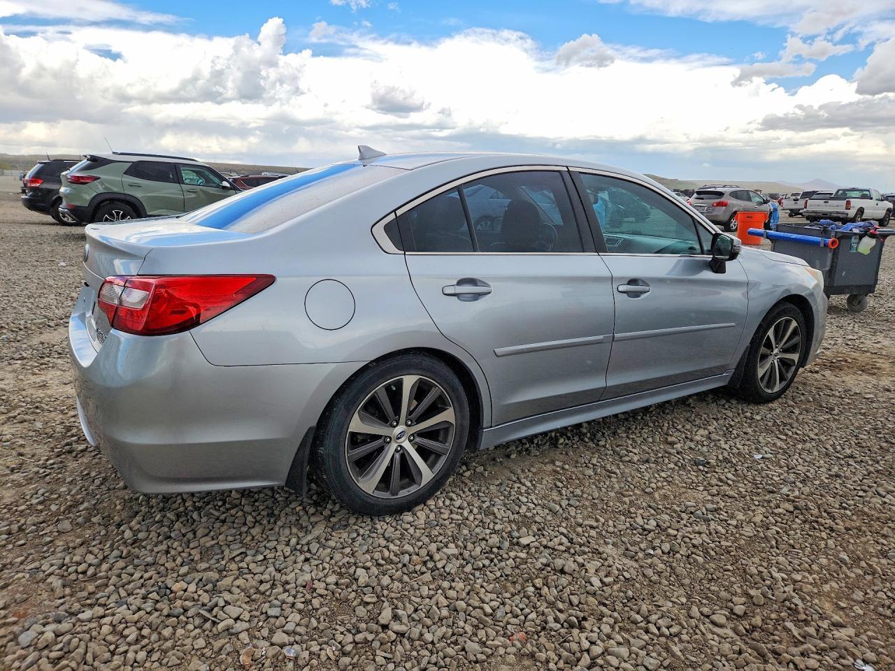 2016 SUBARU Legacy