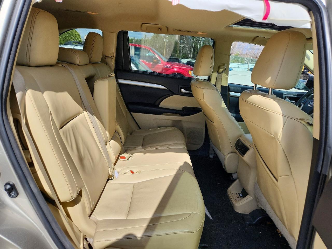 2016 TOYOTA HIGHLANDER