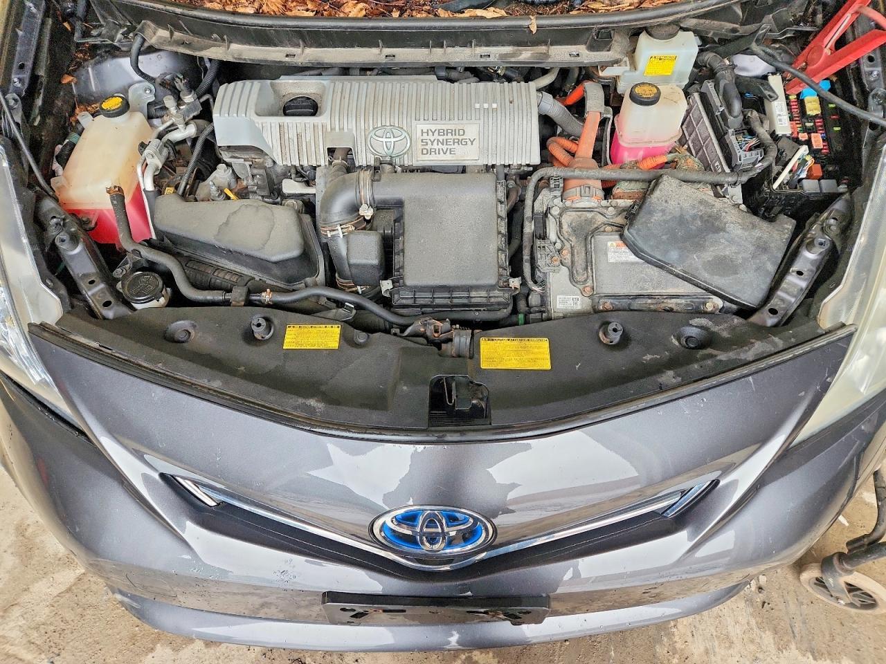 2013 TOYOTA PRIUS V