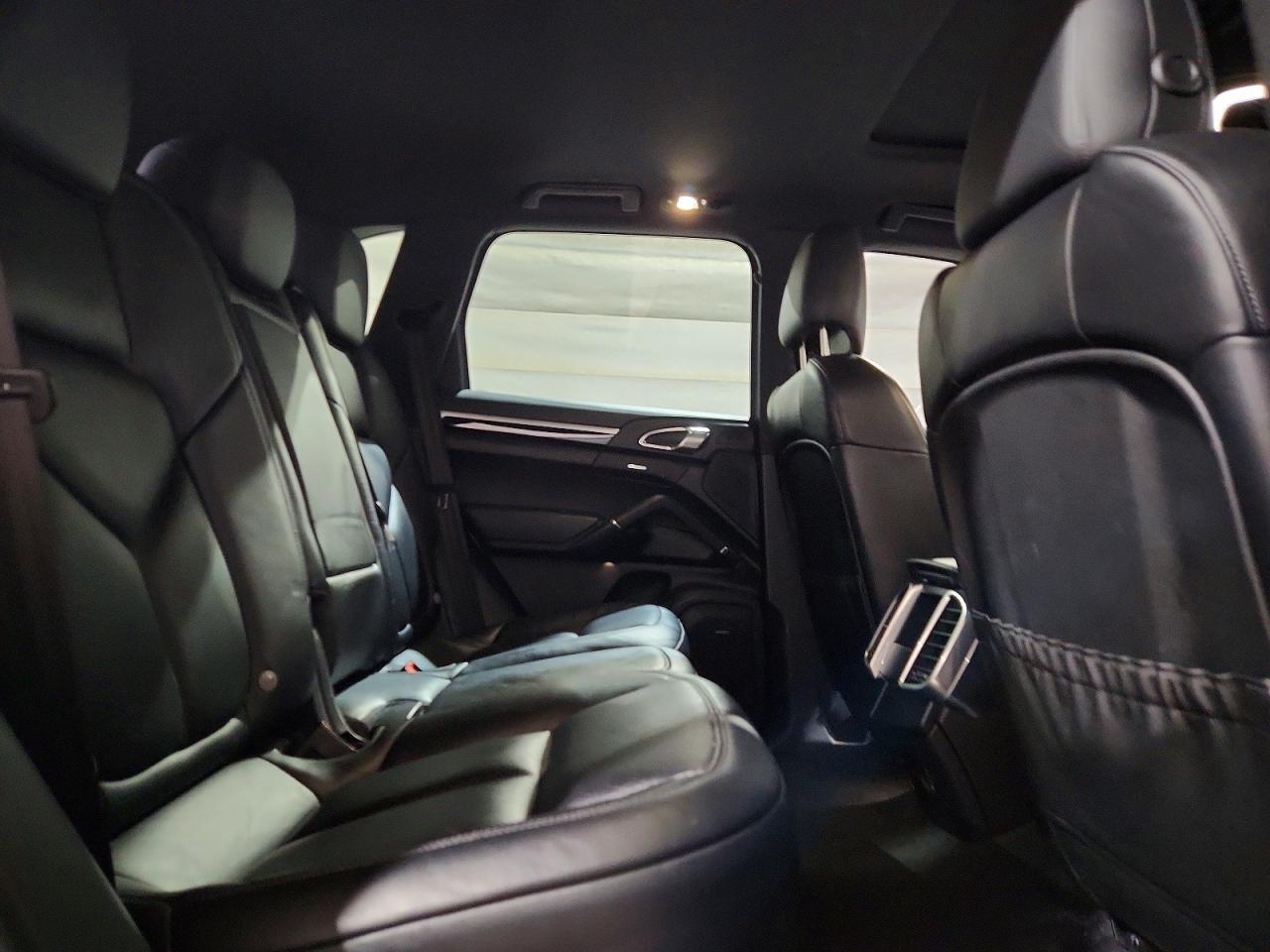2018 PORSCHE CAYENNE