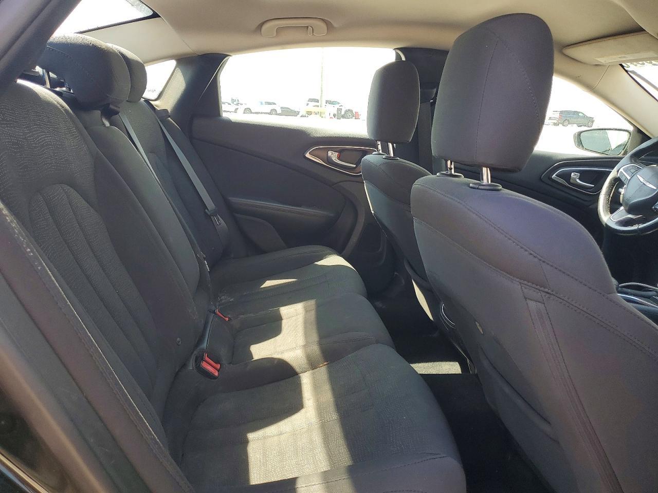 2016 CHRYSLER 200