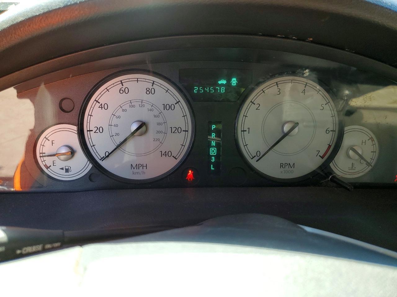 2005 CHRYSLER 300