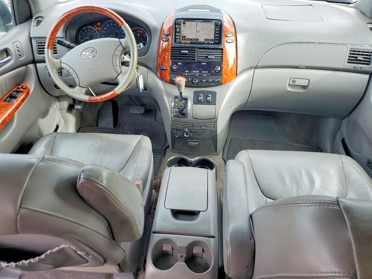 2008 TOYOTA SIENNA