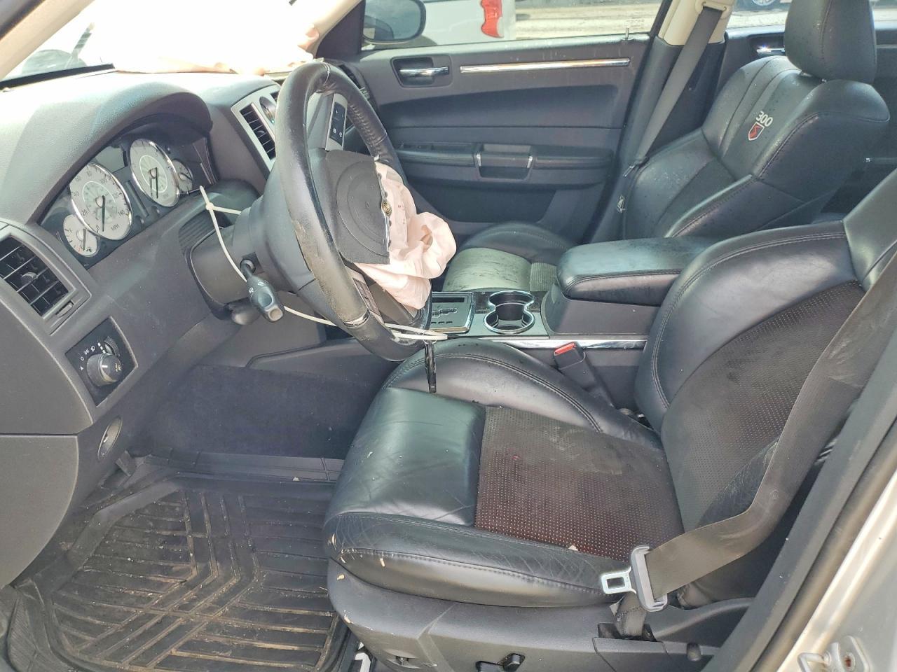 2010 CHRYSLER 300