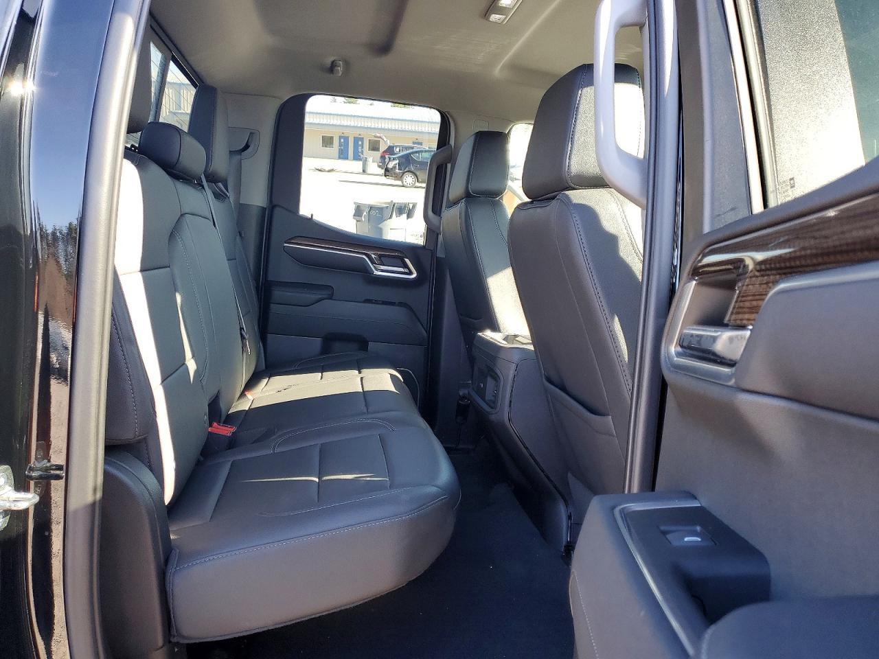 2023 CHEVROLET Silverado