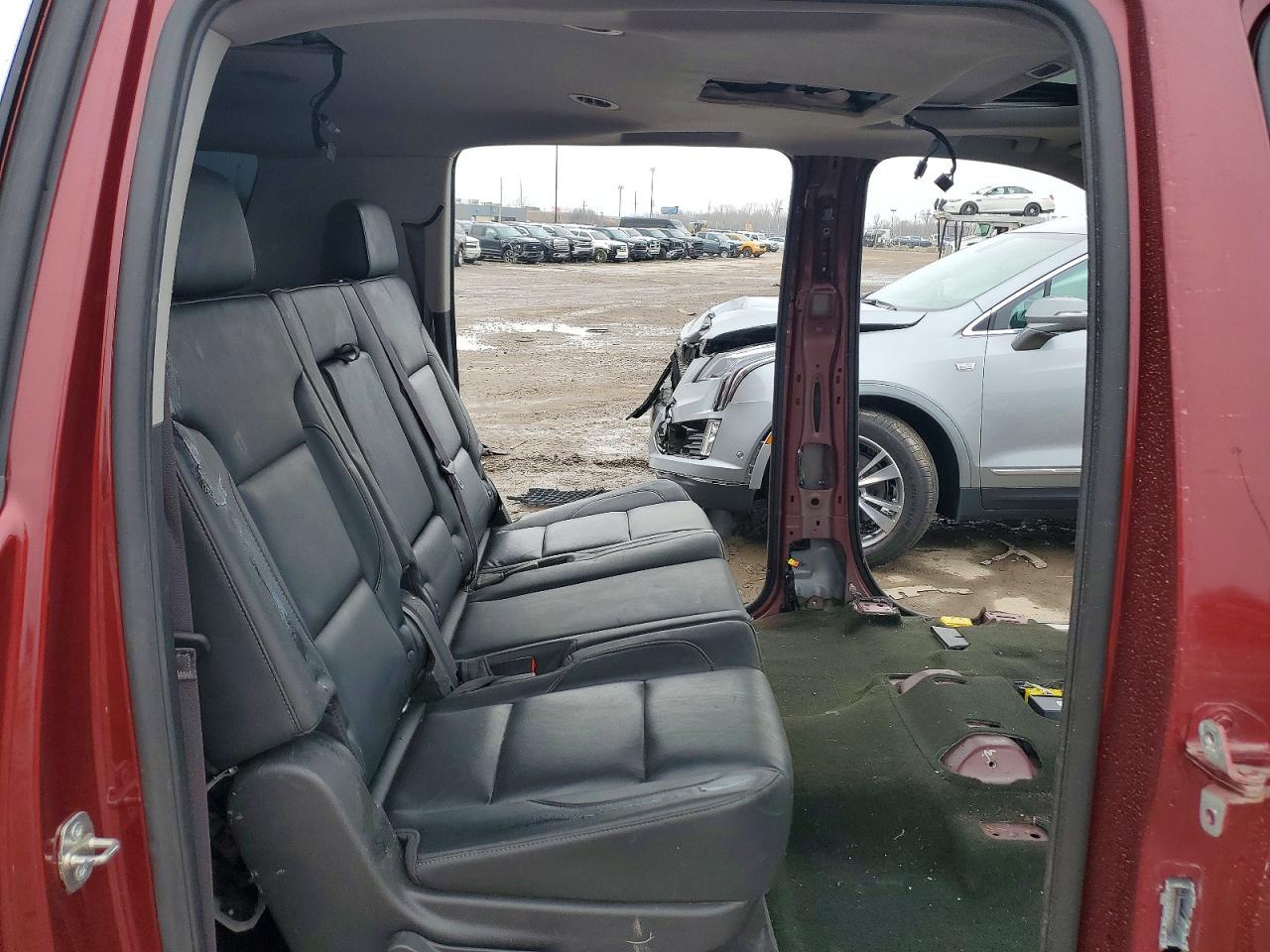 2016 CHEVROLET Suburban