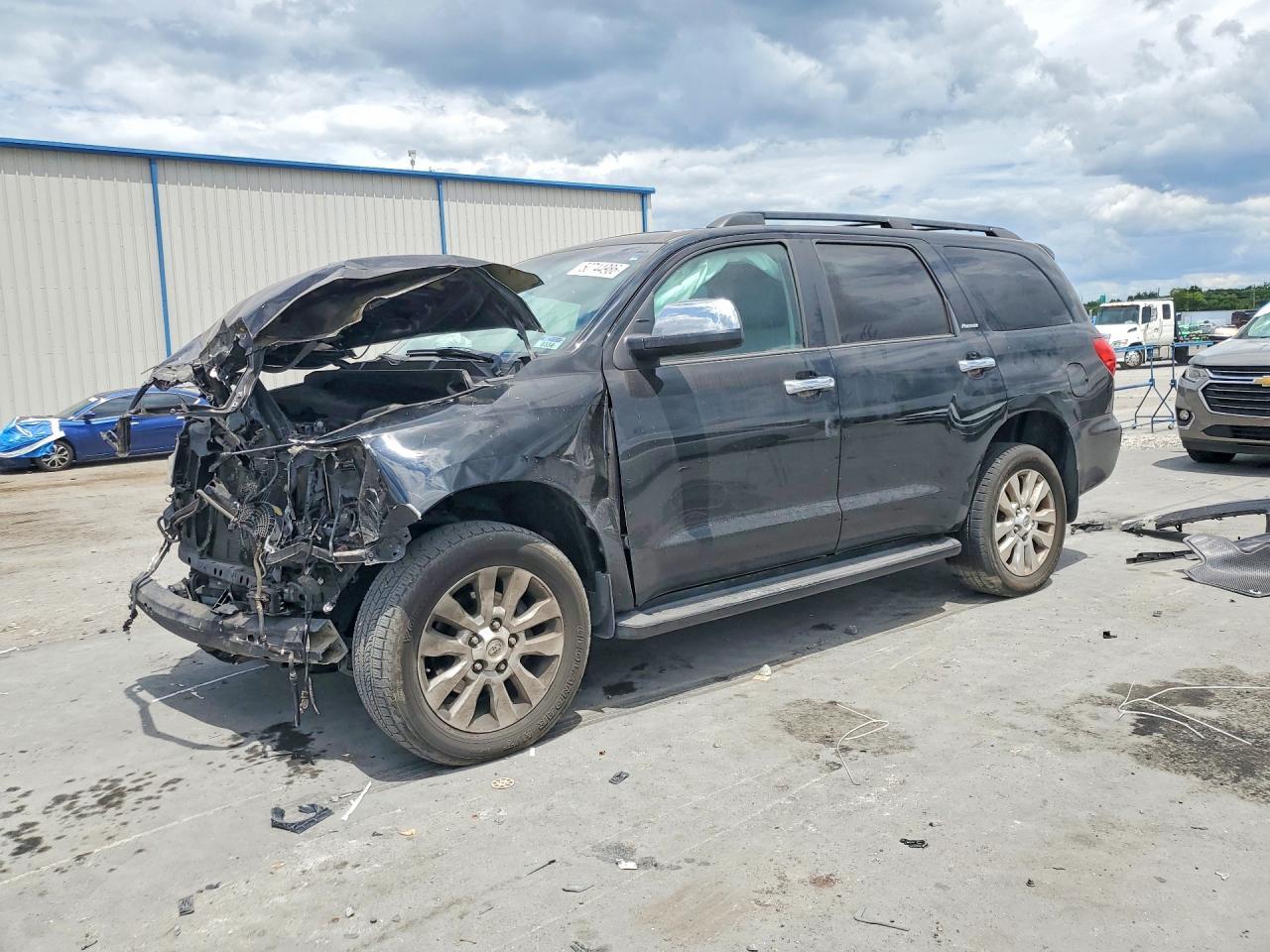 2016 TOYOTA Sequoia