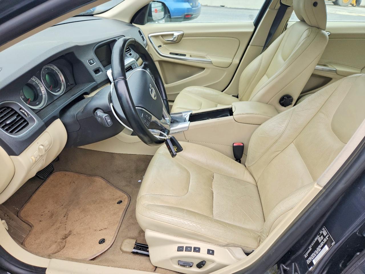 2013 VOLVO S60