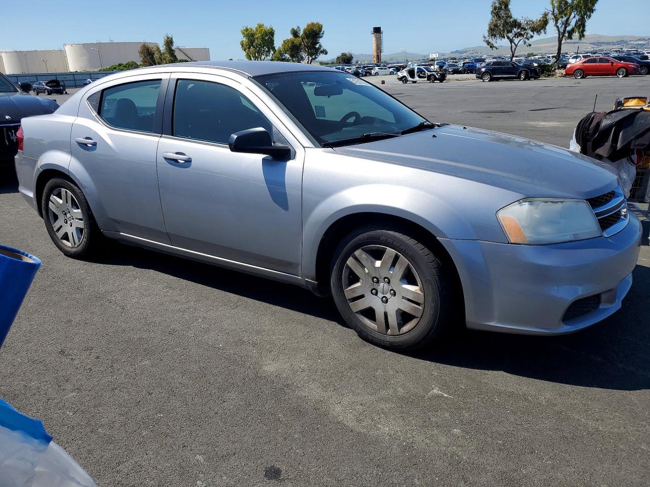 2013 DODGE Avenger