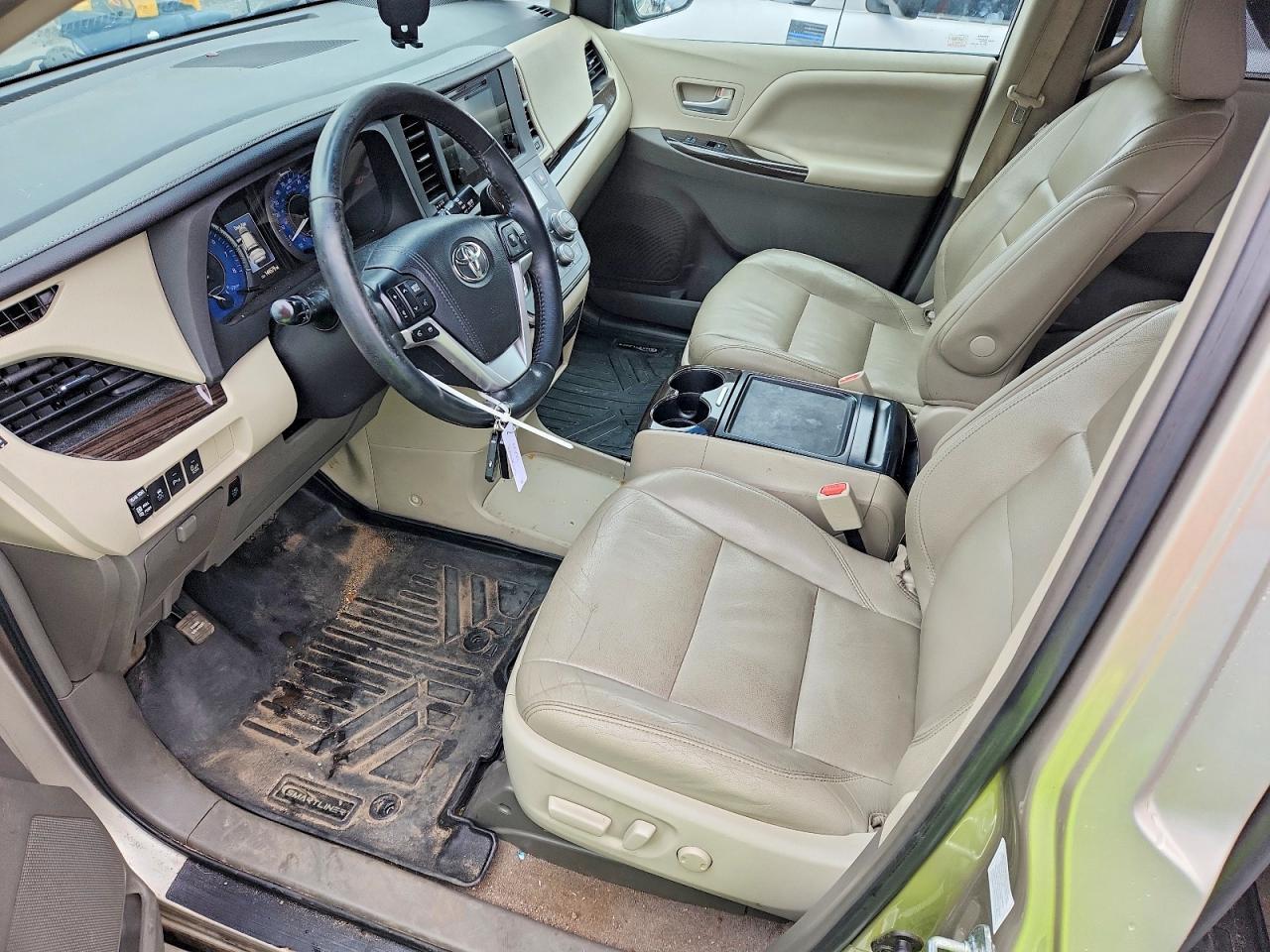 2015 TOYOTA SIENNA