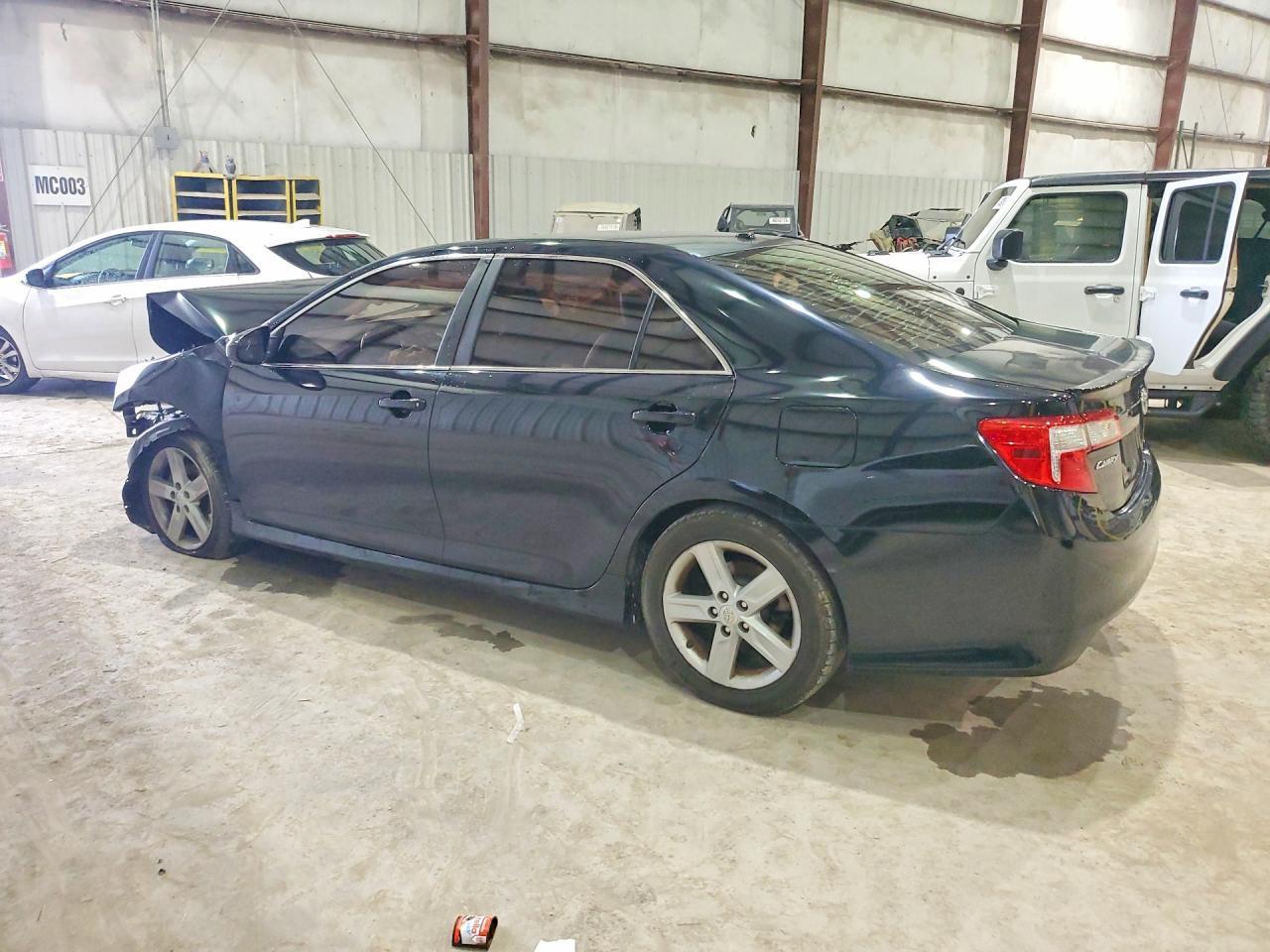 2014 TOYOTA CAMRY