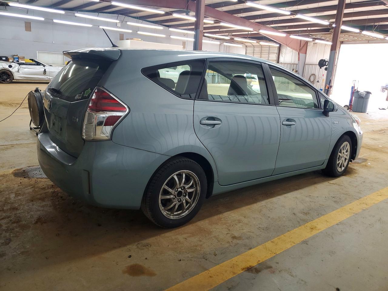 2017 TOYOTA PRIUS V