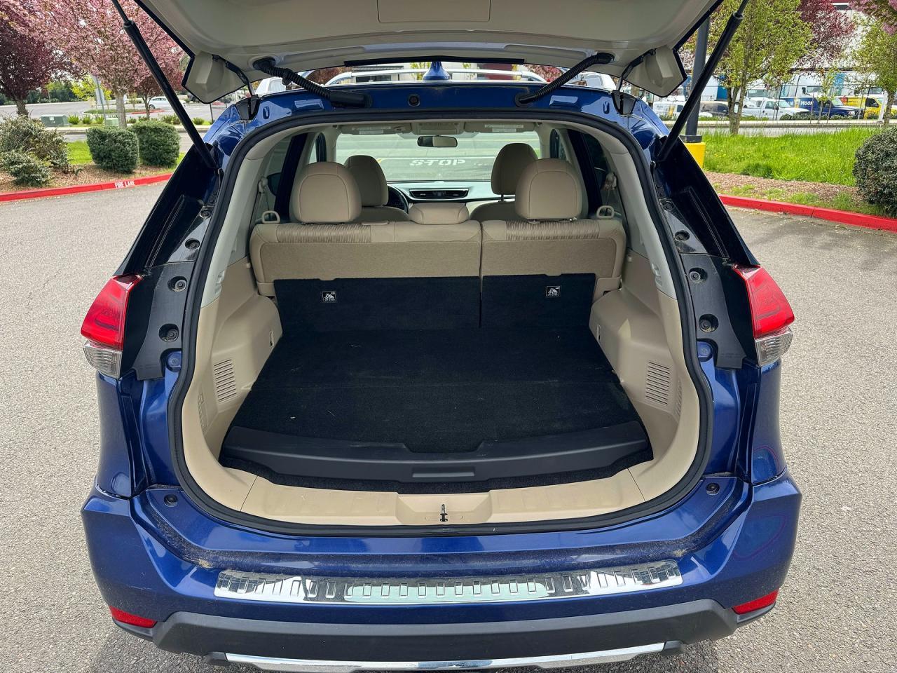 2017 NISSAN ROGUE