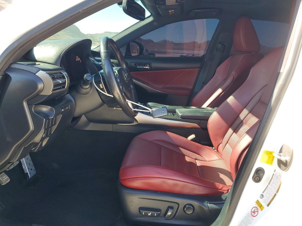 2016 LEXUS IS 200t