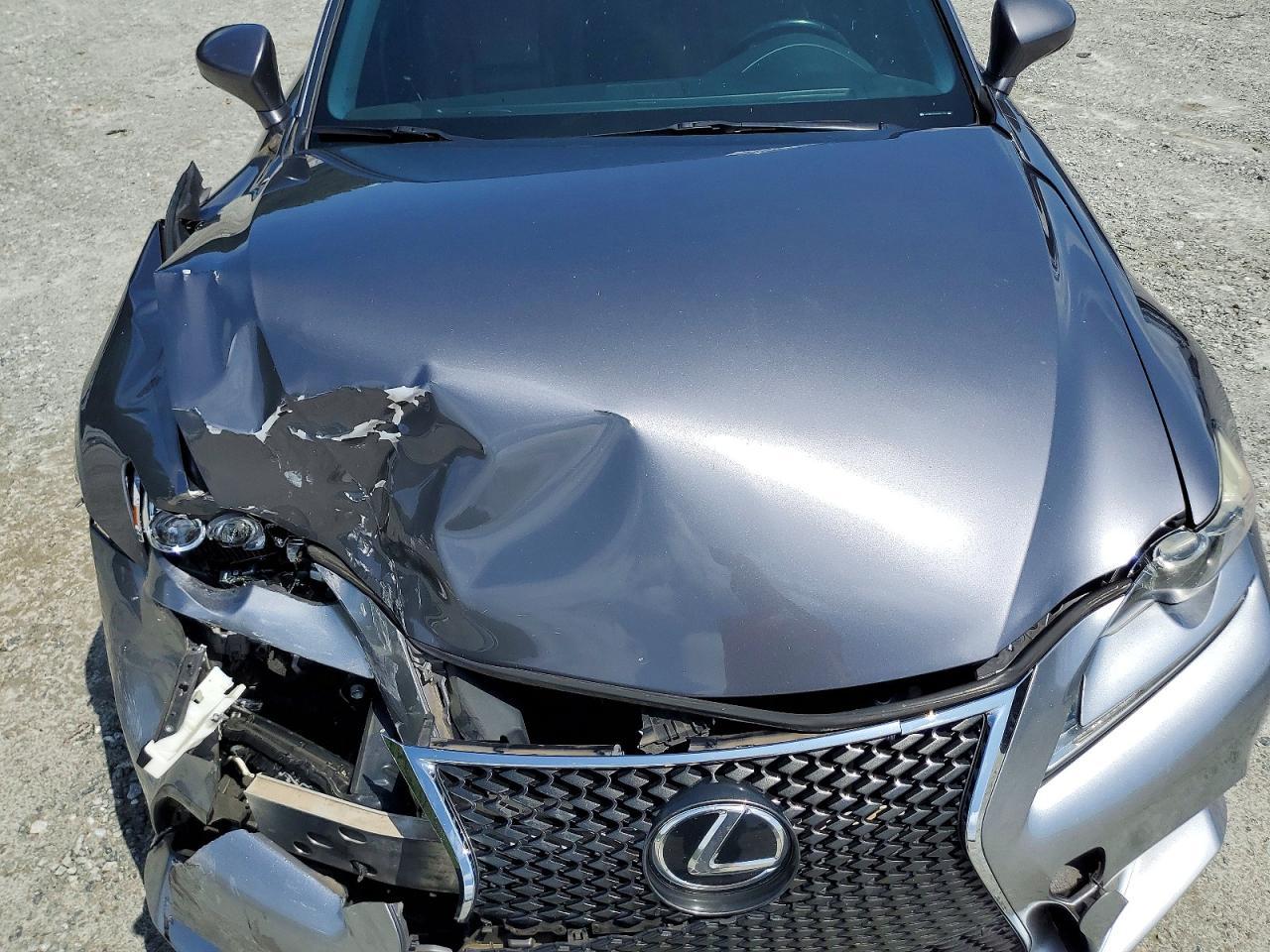 2016 LEXUS IS 200t