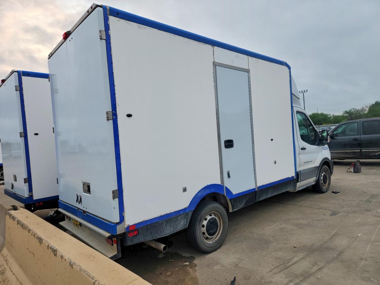 2022 FORD Transit
