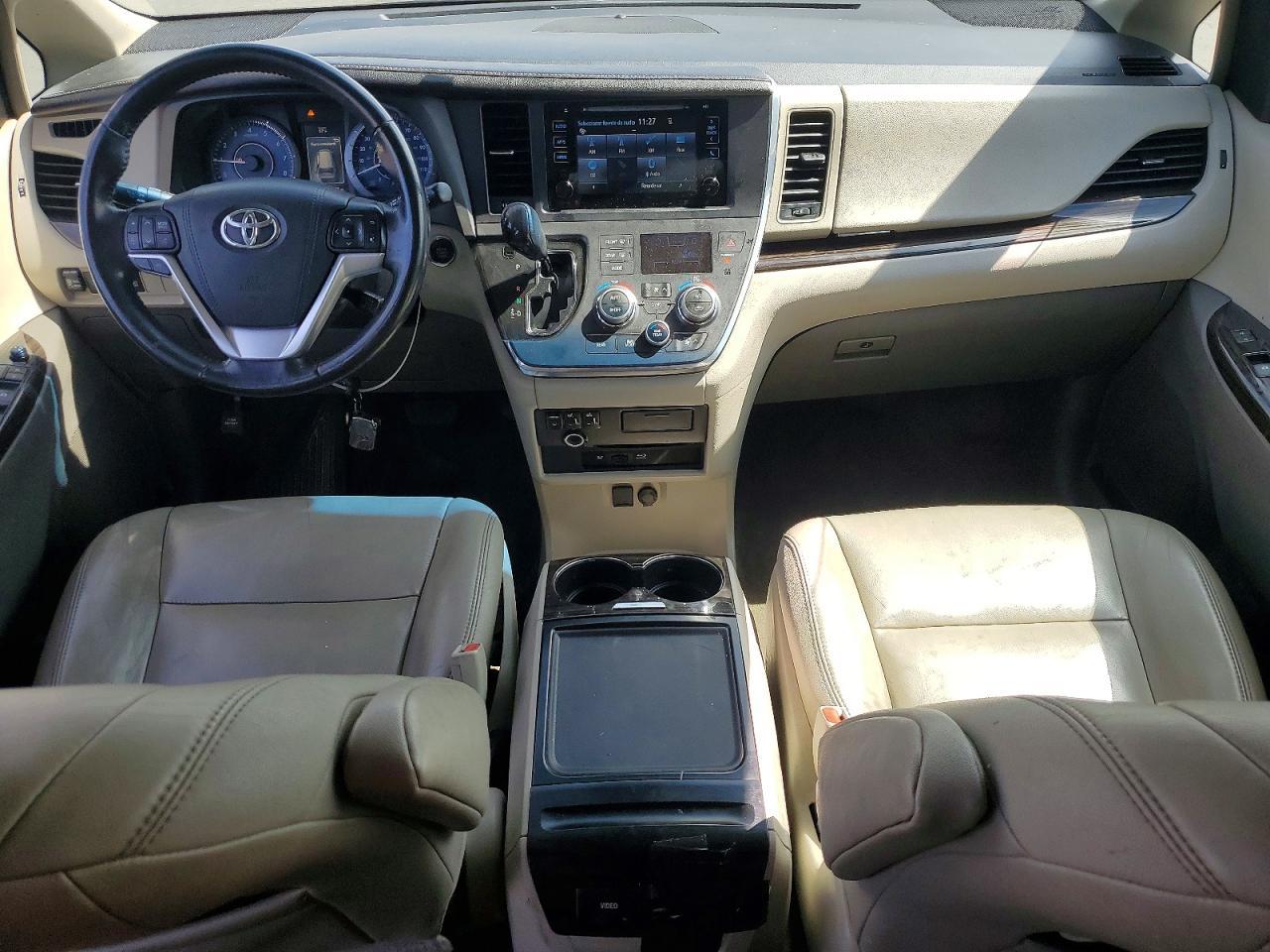 2015 TOYOTA SIENNA