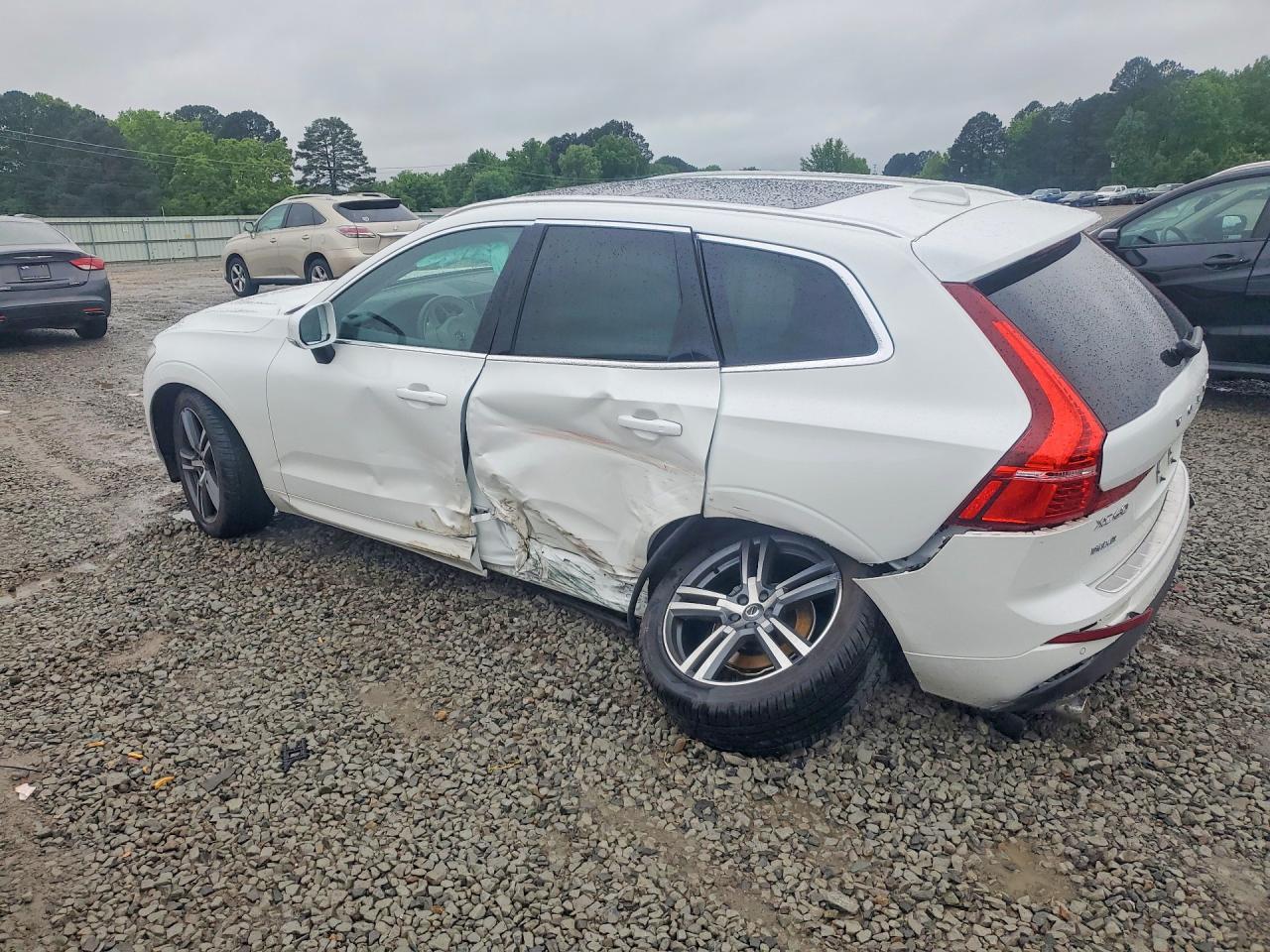 2020 VOLVO XC60