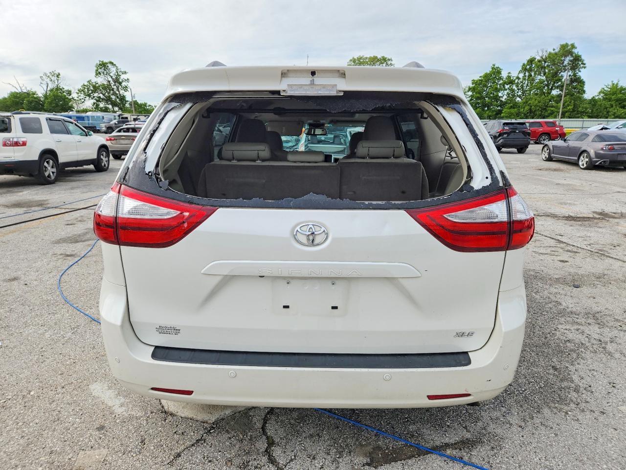 2017 TOYOTA SIENNA