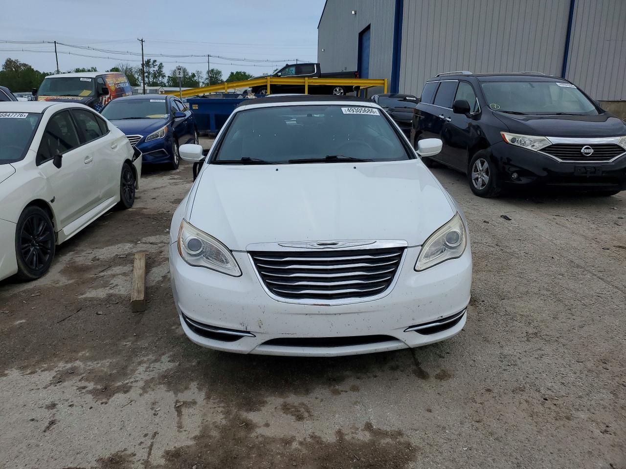 2013 CHRYSLER 200
