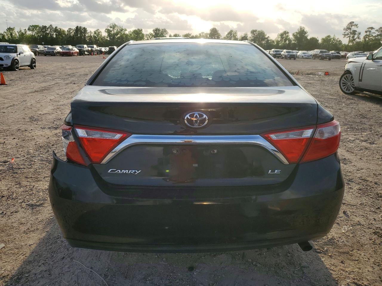 2016 TOYOTA CAMRY