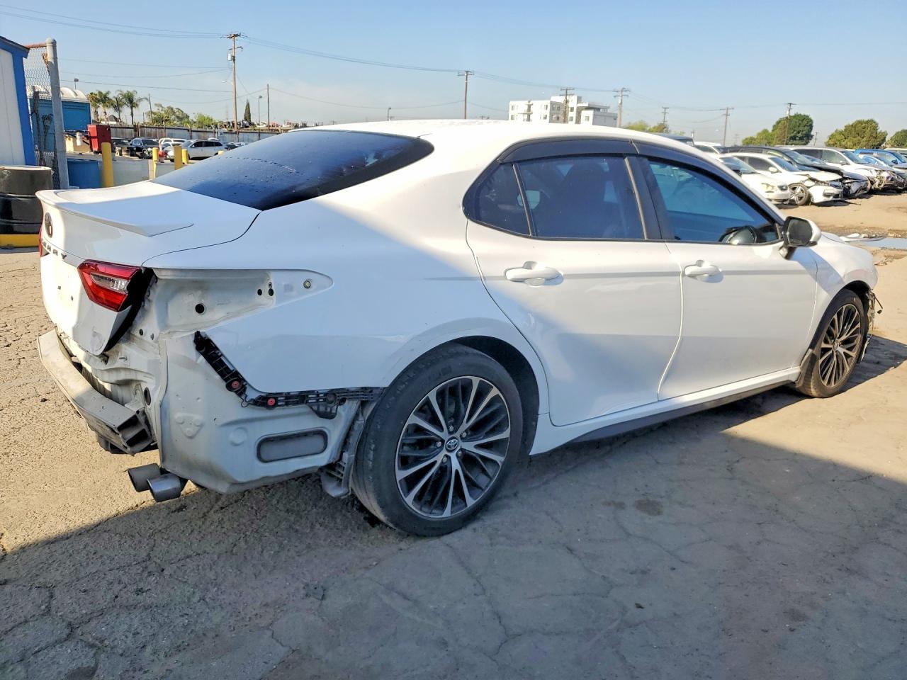 2018 TOYOTA CAMRY
