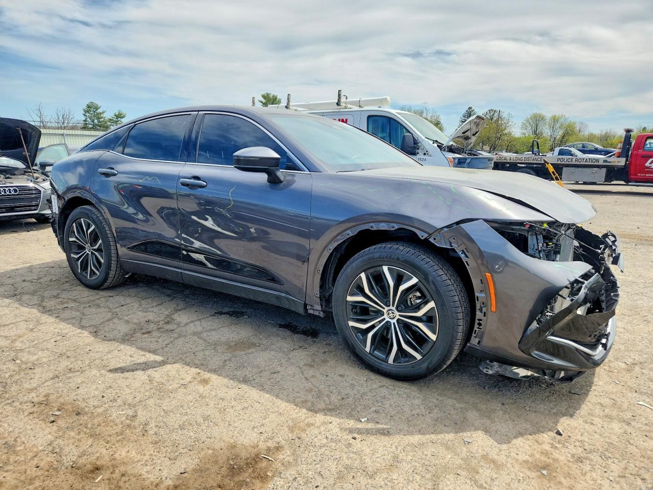 2023 TOYOTA Crown