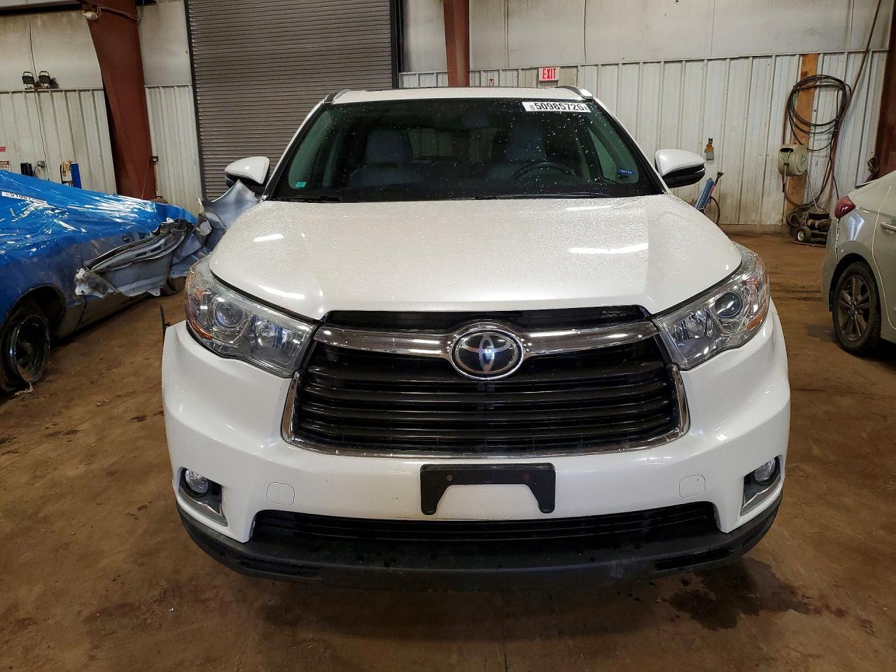 2014 TOYOTA HIGHLANDER