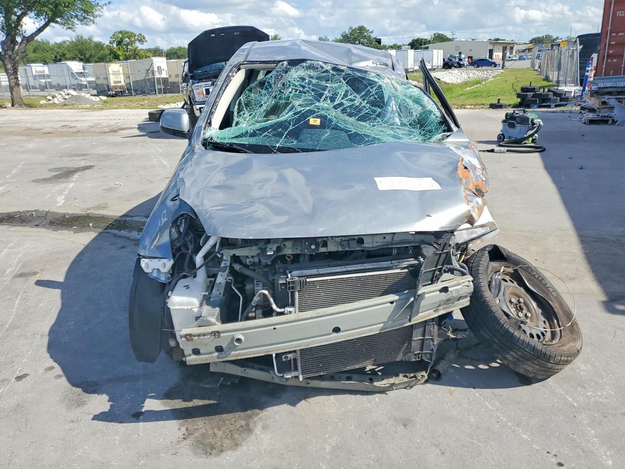 2012 NISSAN VERSA