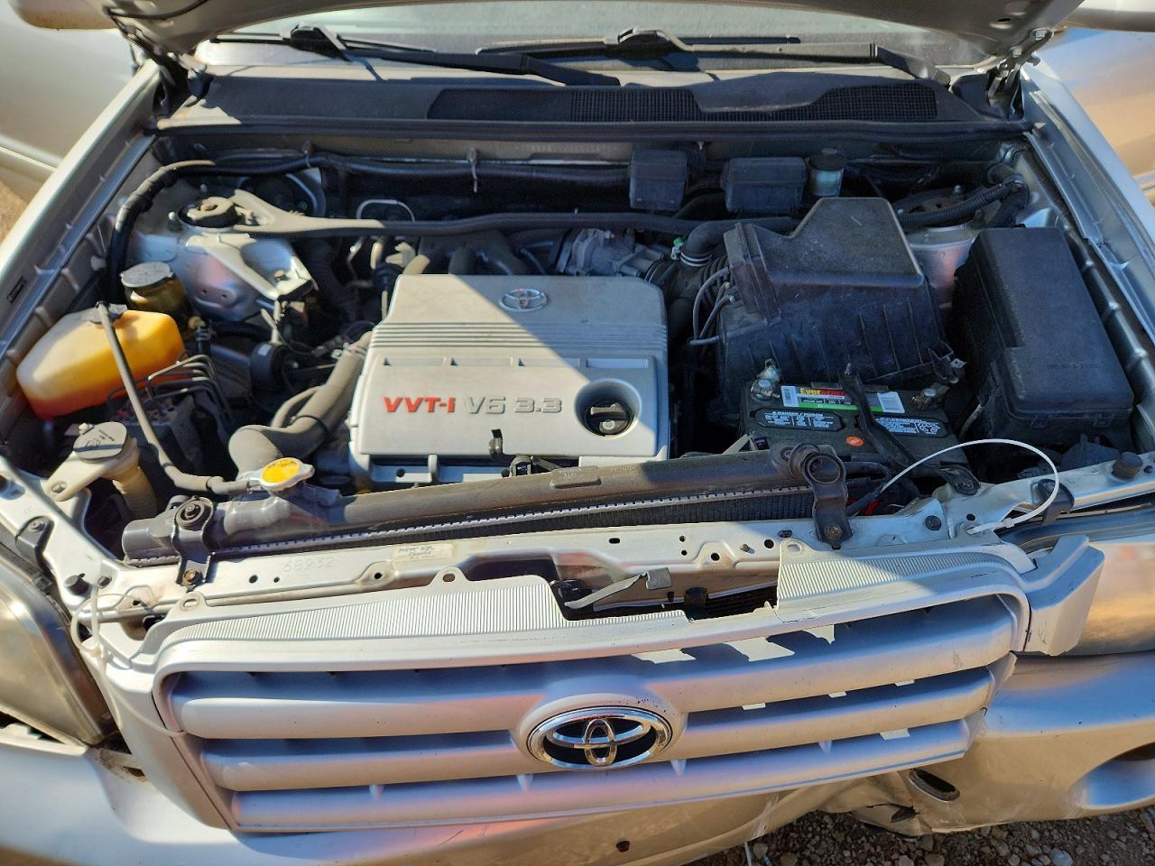 2004 TOYOTA HIGHLANDER