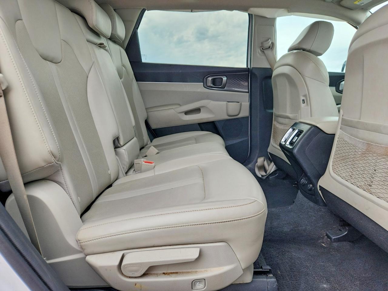 2023 KIA SORENTO