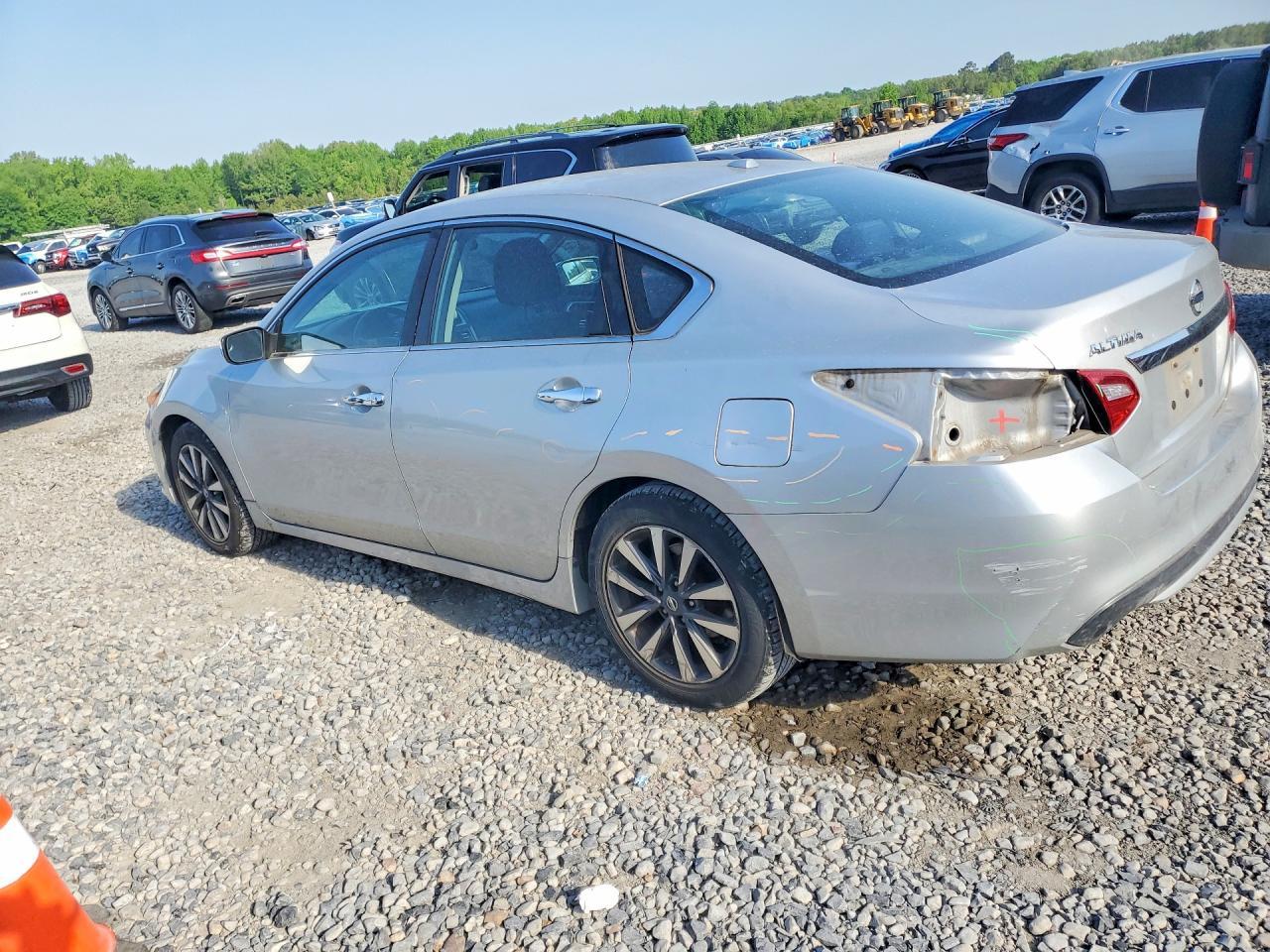 2017 NISSAN ALTIMA