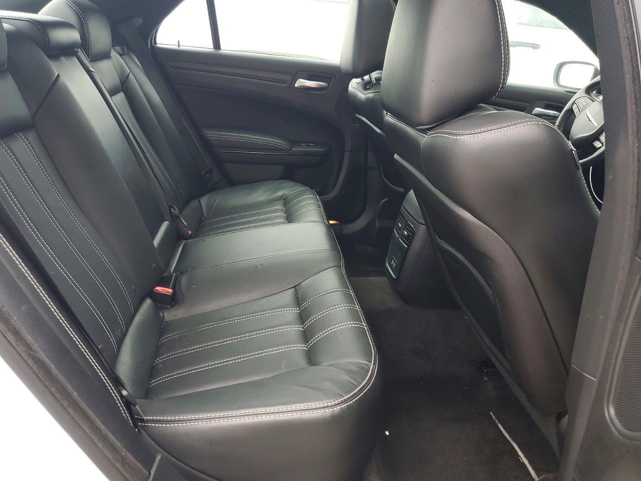 2016 CHRYSLER 300