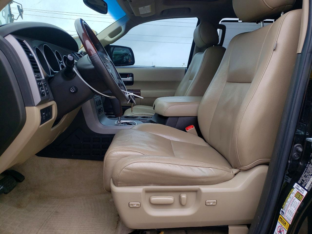 2011 TOYOTA Sequoia