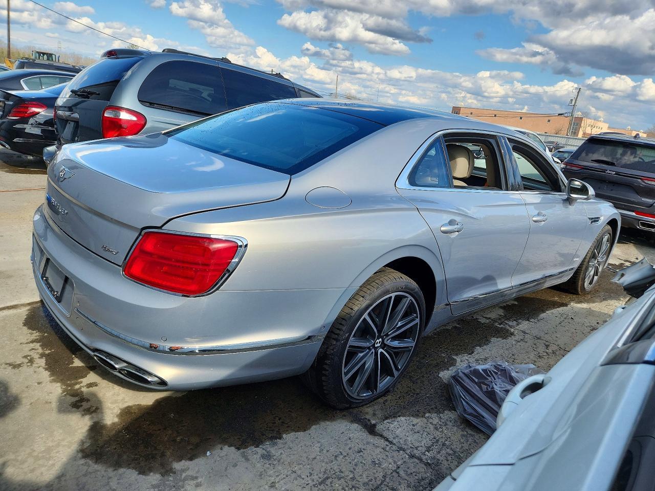 2024 BENTLEY Flying Spur