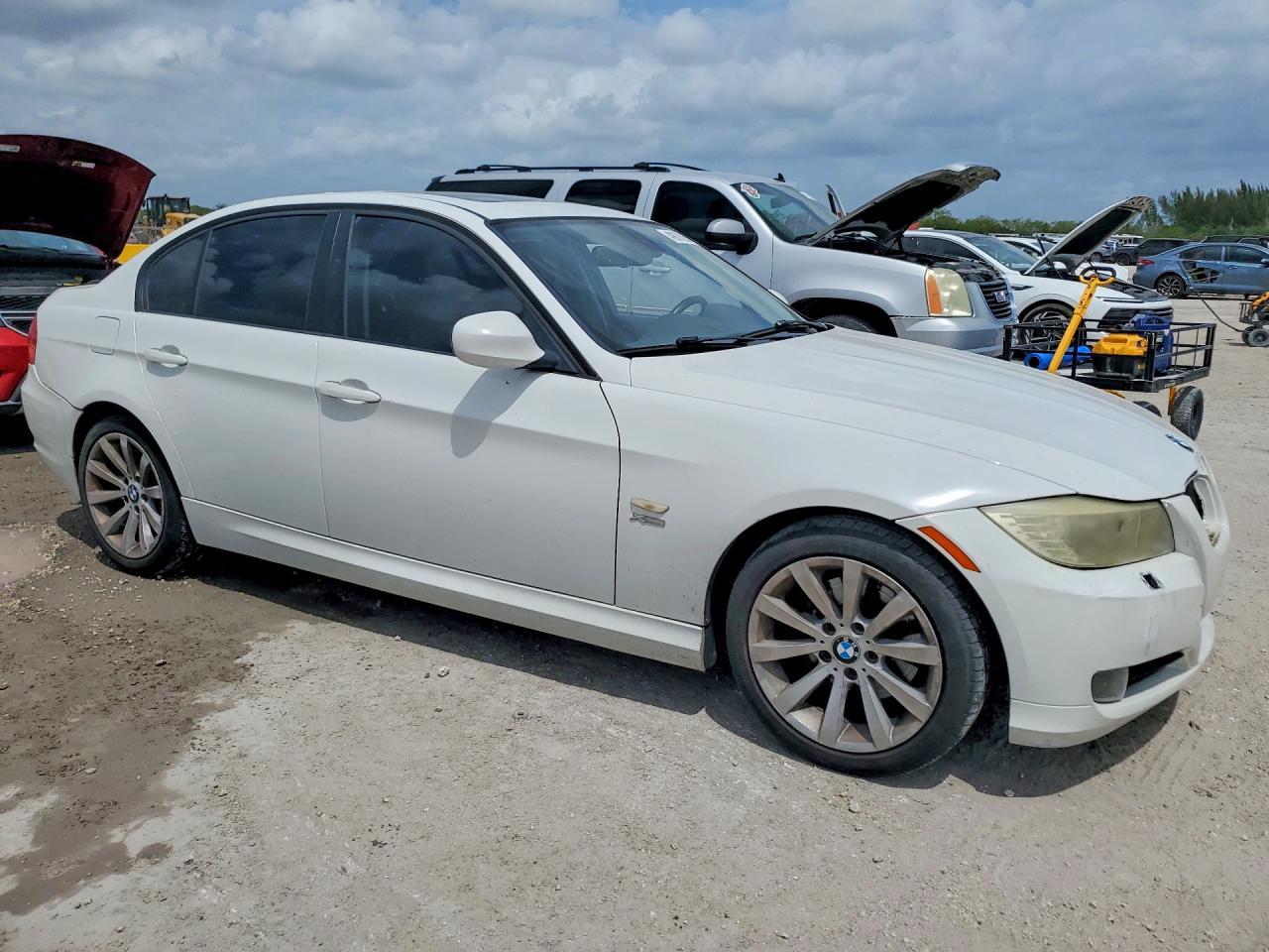 2011 BMW 3 SERIES