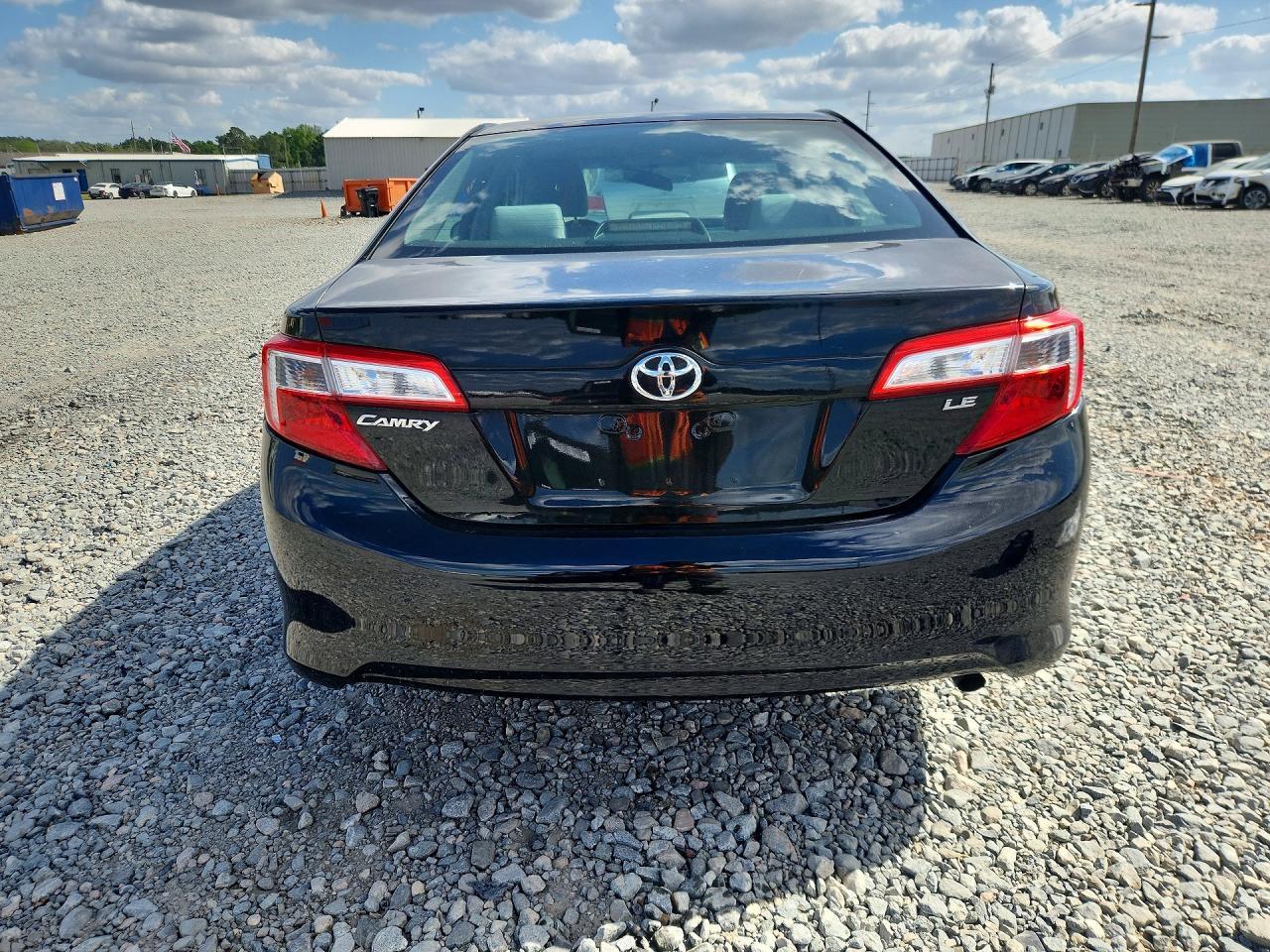 2014 TOYOTA CAMRY
