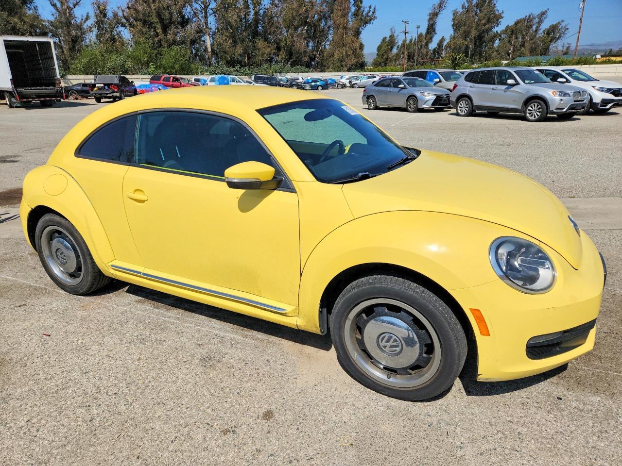 2013 VOLKSWAGEN Beetle