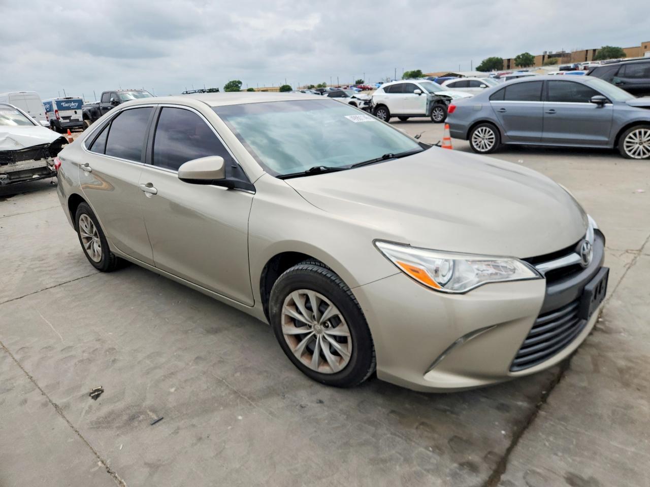 2016 TOYOTA CAMRY