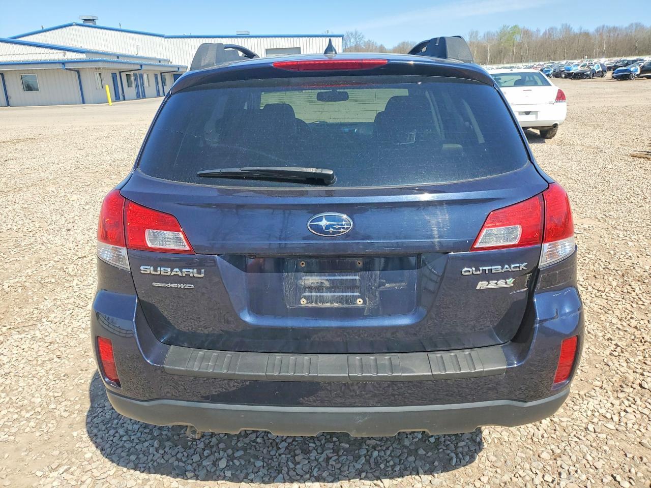 2013 SUBARU Outback