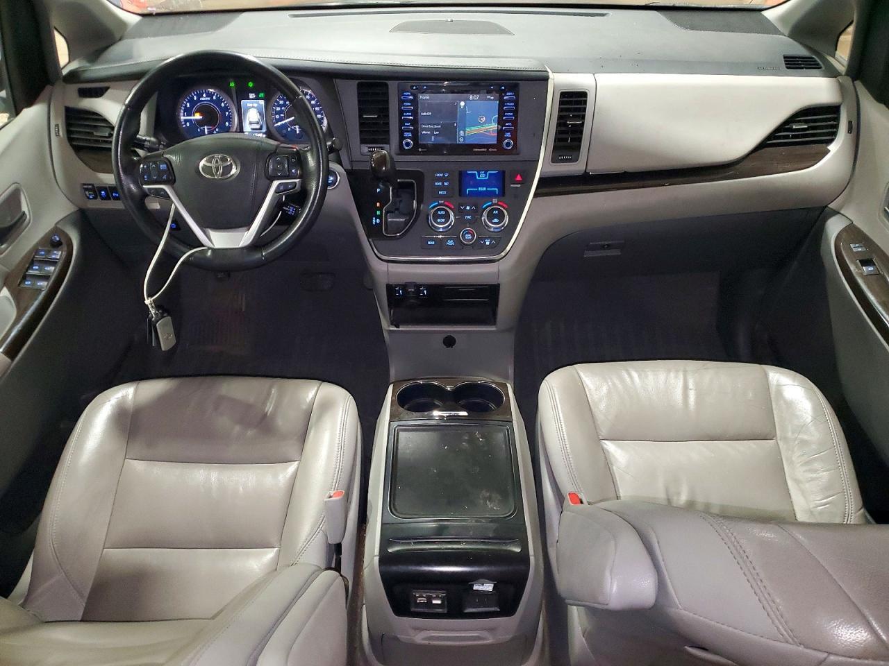 2019 TOYOTA SIENNA
