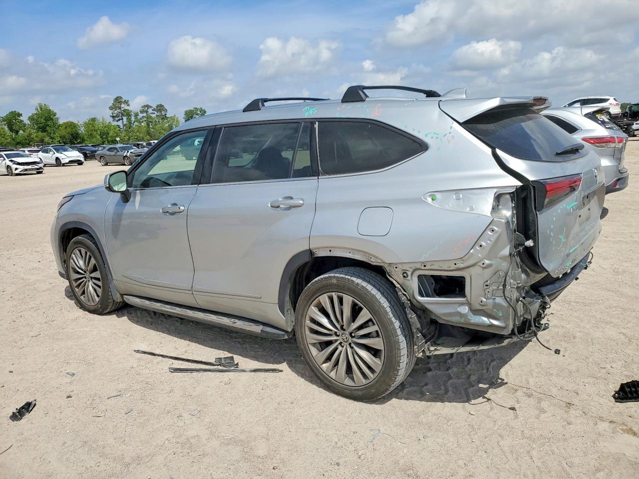 2021 TOYOTA HIGHLANDER